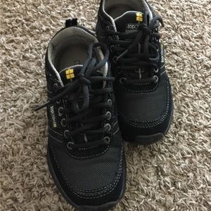 Slip resistant work shoes on sale.
